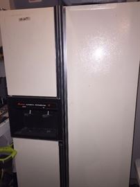 Amana refrigerator