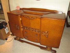 Downstairs Garage   Oak Dresser
