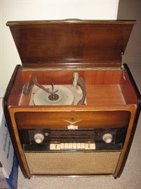 Grundig Majestic radio & phonograph