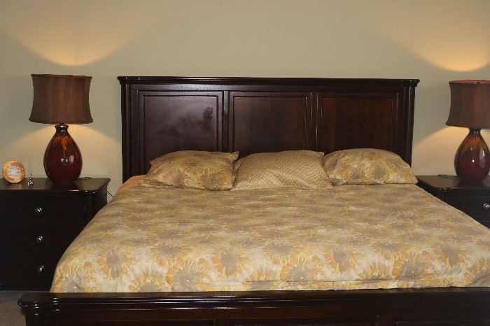 King Size contemporary Bedroom Suite     
