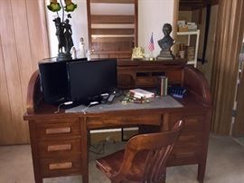 Rolltop desk & chair.