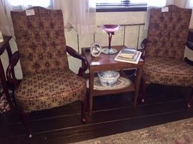 Set of button back chairs