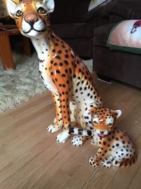 Capodimonte mom and baby leopard/cheetah. (1960's?)