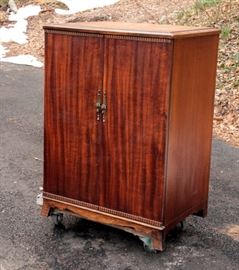 1950's RCA Victor TV cabinet