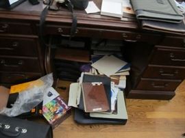 Large desk mahogany, high end, at low end prices.