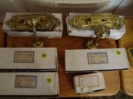 Extra doorknobs for this house beautiful 1920's?