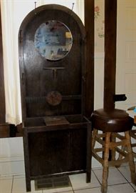 Hall Tree, Picture makes it look bad