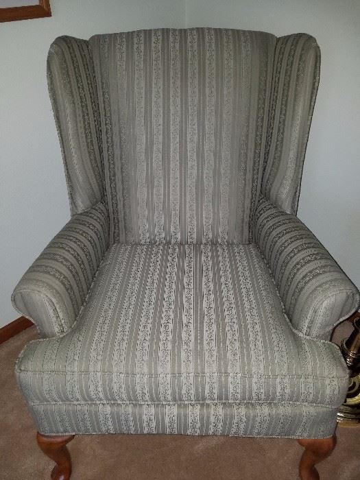 Excellent Condition Living Room Chair
