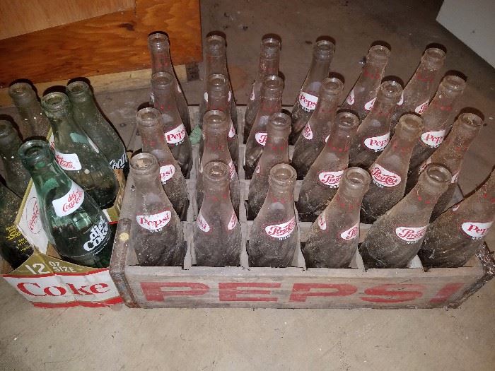 Vintage Pepsi Cola Crate & Bottles 24/complete