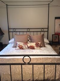 Fantastic Coverlets for Queen and King Size Beds