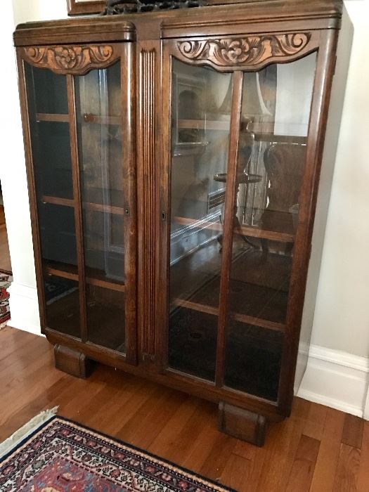 Another wonderful antique showcase - beautiful condition 