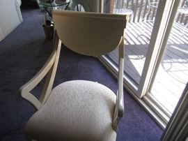 STYLE OF DINING ROOM CHAIR BY ELLO