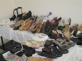 LOTS OF DESIGNER SHOES 6