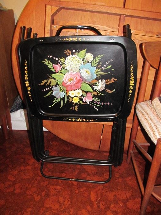 Cal-Dak TV trays