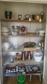 Lots and lots of good quality decorative objects