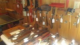 Antique tools, Mallet central
