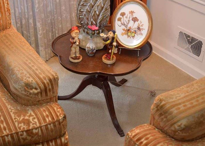 BUY IT NOW!  Lot #303, Small Mahogany Scalloped Piecrust Side Table, $40