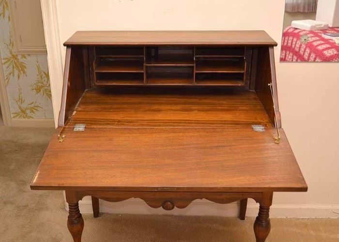 BUY IT NOW!  Lot #366, Vintage Wood Secretary / Desk with Drawers, $120