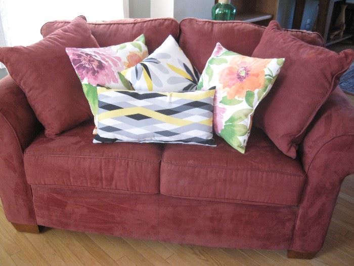 Red Micro fiber loveseat, excellent condition