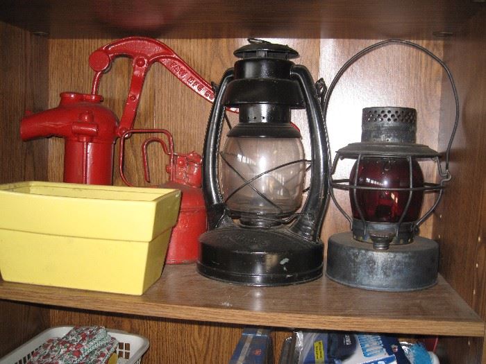 Train lamps, Red Water pump 
