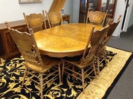Vintage Oval Tiger Oak Ball/Claw Base Dining Table w/ Fold-Out Leaf and Six Oak Dining Side Chairs