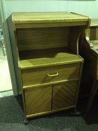 Oak Lament One-Drawer Microwave Cabinet Cart