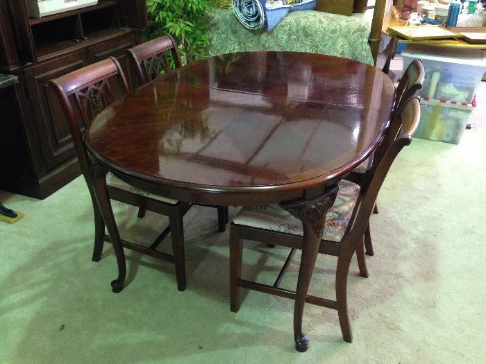 Oval Mahogany Dining Table w/ Two Leaves and Four Mahogany Upholstered Seat Dining Side Chairs