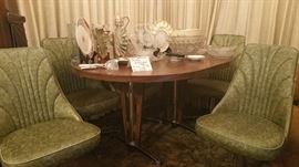 Chromcraft Oval table and comfy  six chairs 