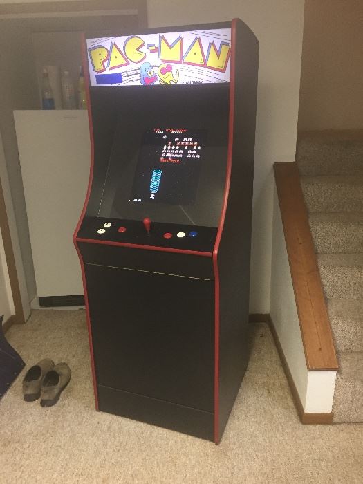 Multi-game arcade game