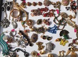 Costume Jewelry 1940-1980