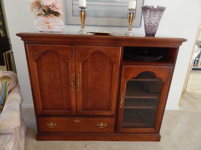 Ethan Allen furniture in great condition... starts on 2/24/2017