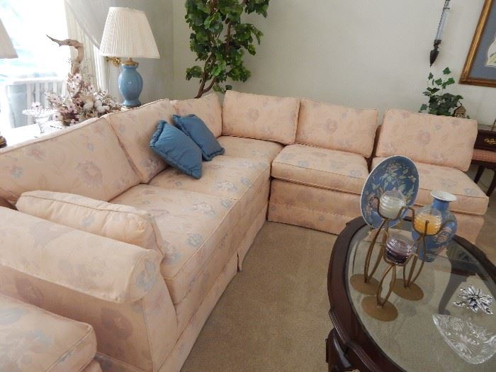 Ethan Allen furniture in great condition... starts on 2/24/2017