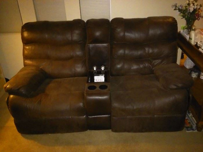 new condition theater room power recliner with console!