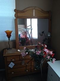 Night drawer, Mirror, Table lamp, night stand, Iron Vase 