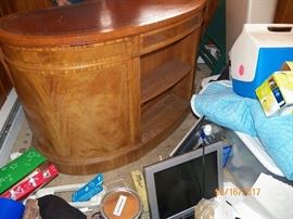 1940'S SLIGH KIDNEY DESK