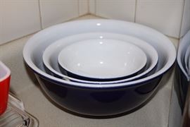 Williams Sonoma Mixing Bowls