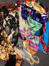 Many nice ladies scarves