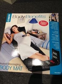 Heated massaging body mat