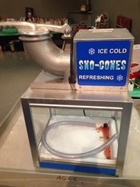 Snow cone machine