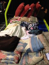 Bed linens, throws, decorative pillows