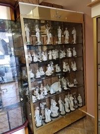 Many Giuseppe Armani figurines 