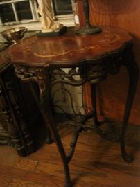 ANTIQUE TABLE