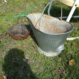 Ash Bucket Iron Pot
