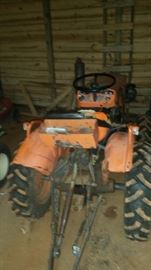 Kubota B6100 runs great