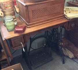 Vinage sewing machine