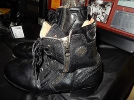 9 1/2 size Mens Harley boots, hey it's riding season any day now