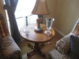clawfoot entry table