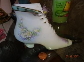 Antique hand-made Demonte porcelain show