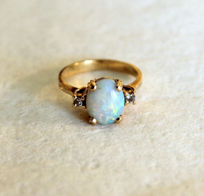 14K yellow gold opal and diamonds ring