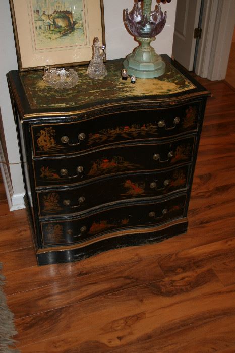 Chinese hand painted chest, vintage Italian lamp